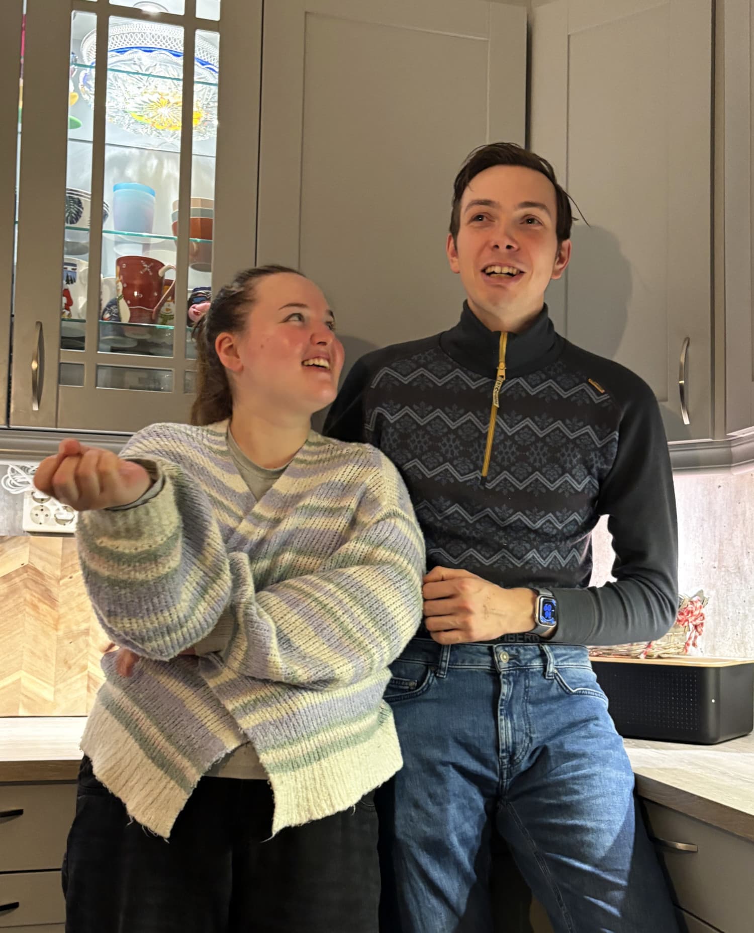 Lene Cathrine og Kenneth på kjøkkenet